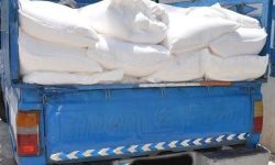 خودرو حامل آرد متوقف شد