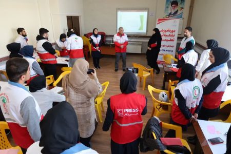 دوره آموزشی تشکیلاتی و تعلیماتی اعضا تیم‌های سحر هلال‌احمر همدان