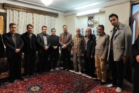 دیدار صمیمانه شهردار همدان با حسین کریمی، بازنشسته شهرداری و پدر شهید