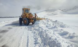 تداوم کولاک در همدان/ راهداران در تلاش برای بازگشایی مجدد مسیرها