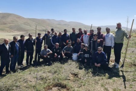 کاشت نهال در سد اکباتان با همکاری انجمن‌های “کنگره ۶۰” و “کودکان فرشته‌اند”