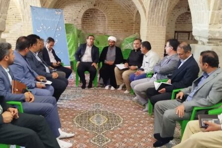 مسجد تاریخی خوش‌آباد میزبان میزخدمت ادارات فامنین