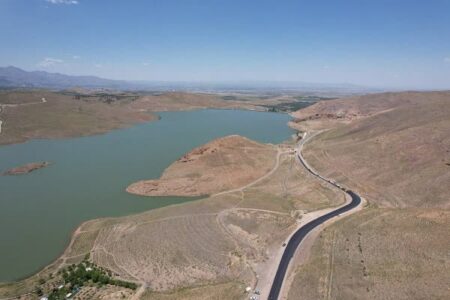 تعریض محور گردشگری اکباتان- ارزانفود برای تسهیل تردد و توسعه گردشگری