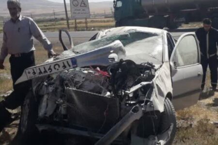 واژگونی پژو ۲۰۶ در جاده ملایر با دو مصدوم/ اقدام سریع مردم مانع از فاجعه شد