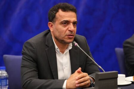 ملت ایران این روزها همدلانه در کنار یکدیگر هستند