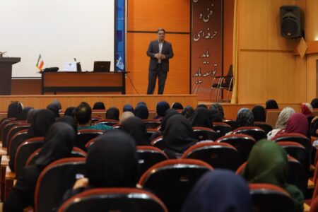 بانوان کارآفرین همدانی با اصول و قواعد بازاریابی و فروش در نمایشگاه آشنا شدند