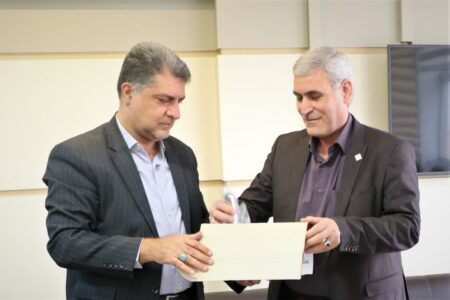 اهدای تجهیزات کاهنده مصرف آب به اداره‌کل زندان‌های استان همدان