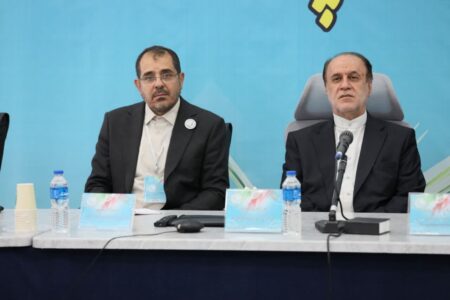 معلم، محور عدالت و کیفیت آموزشی است؛ هیچ چیز جای او را نمی‌گیرد