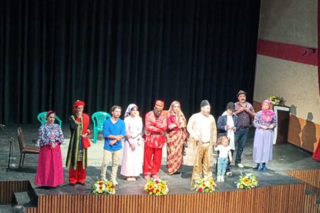 پایان نخستین جشنواره تئاتر طنز هگمتانه با تجلیل از پیشکسوتان