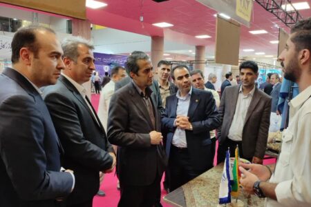بازدید معاون وزیر و مدیرکل صمت استان همدان از غرفه‌های نمایشگاه