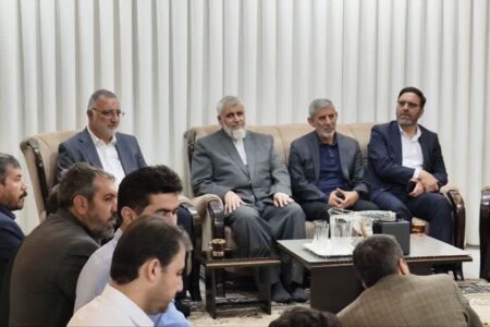 دیدار شهردار تهران با خانواده شهید حاج میرزا محمد سلگی