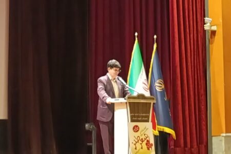 شعر طنز گذر از مرزهای ظریف خنده و معنا