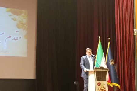 شعر و طنز ابزارهای مؤثر فرهنگی برای انتقال واقعیت‌ها و توسعه تمدن است