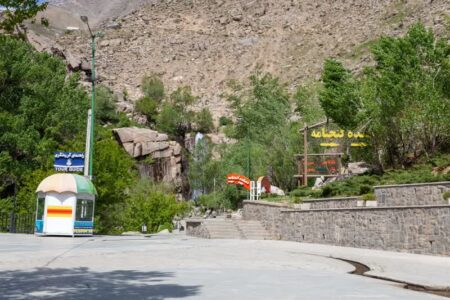 پایان مطالعات ساماندهی میدان گنجنامه/ گردشگران بدون ترافیک سفر می‌کنند