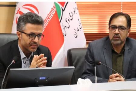 نشست هم‌اندیشی رانندگان حمل‌ونقل جاده‌ای همدان درباره اجرای سامانه نوبت‌دهی و اعلام بار مجازی برگزار شد