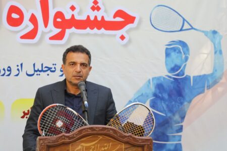 جشنواره اسکواش همدان با حضور عباس صوفی برگزار شد