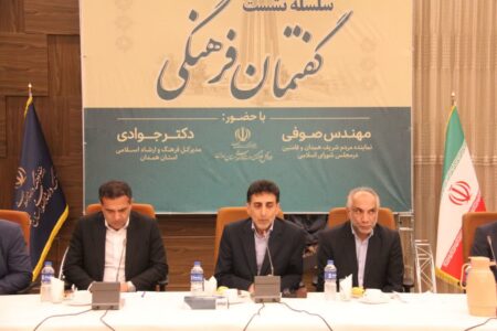 تعامل نزدیک با اهالی فرهنگ و هنر کلید حل مشکلات است