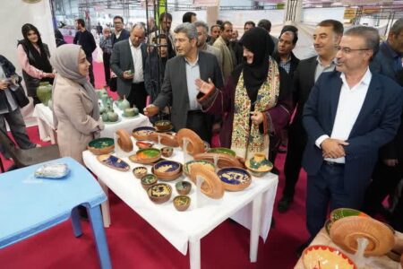 افتتاح نمایشگاه تخصصی سفال و سرامیک در همدان