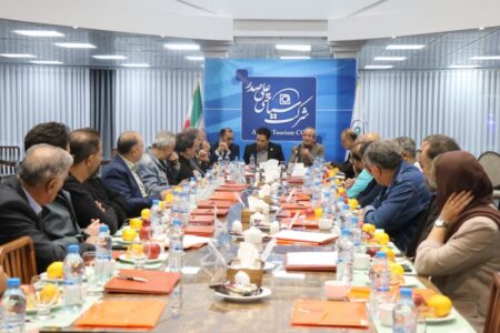 میزبانی شرکت سیاحتی علیصدر از روسای انجمن صنفی دفاتر گردشکری کشور