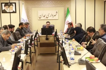 آماده‌باش کامل شهرداری همدان برای زمستان/ بررسی تجهیزات، نیروها و سناریوهای عملیاتی در ستاد بحران