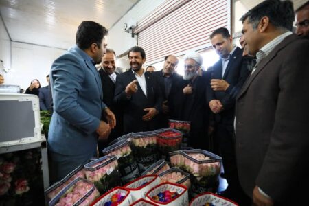افتتاح گلخانه هیدروپونیک گل رز شاخه بریده در نهاوند با حضور استاندار همدان