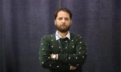 تئاتر در سبد فرهنگی خانواده‌ها قرار بگیرد