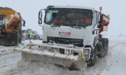 اجرای ۱۲۰۰ کیلومتر باند برف‌روبی در محورهای کوهستانی استان همدان