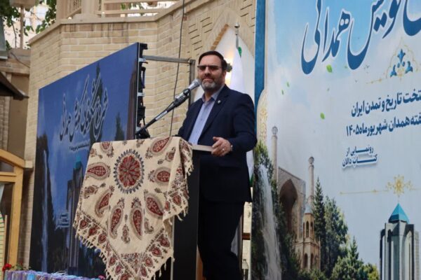 تأکید شهردار همدان بر حفظ و احیای گویش همدانی در آیین رونمایی از کتاب دالان