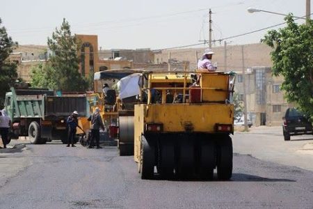 قطار بهسازی و آسفالت معابر روستایی رزن پر سرعت‌تر از گذشته در حرکت