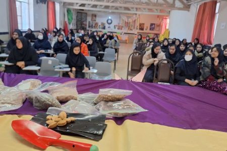 کلاس آموزشی همیار طبیعت در مدرسه فروغ همدان