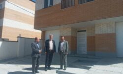 بازدید معاون کمیته امداد استان و مدیر بنیاد مسکن شهرستان تویسرکان از مسکن محرومان