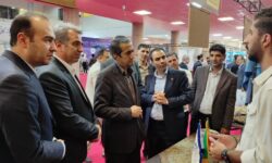 بازدید معاون وزیر و مدیرکل صمت استان همدان از غرفه‌های نمایشگاه