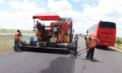 رشد ۴۰ درصدی عملیات بهسازی و روکش آسفالت در استان همدان / اجرای بیش از ۷۰۰ کیلومتر روکش در محورهای مواصلاتی