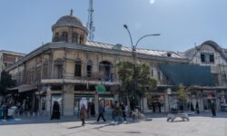 مرمت جداره‌های میدان امام(ره) با نظارت میراث‌فرهنگی انجام می‌شود