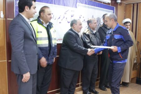 برگزاری آیین گرامیداشت روز حمل‌ونقل و رانندگان در بنیاد مسکن انقلاب اسلامی استان همدان