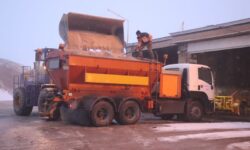 بارش برف و مه‌گرفتگی در گردنه‌های همدان؛ هشدار راهداری به کاربران جاده‌ای