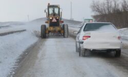 انجام ۹ هزار کیلومتر برف‌روبی و نمک‌پاشی در جاده‌های همدان