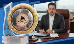 صبانور ایرانیان درخشان‌تر از همیشه؛ مدیرعامل شرکت نشان عالی مدیر سال گرفت