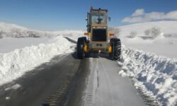 اجرای ۲۸۵۰ کیلومتر-باند برف‌روبی در راه‌های ملایر و تداوم کولاک در برخی از محورها