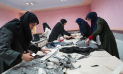 مسابقات آزاد مهارت طراحی و دوخت مانتو اجتماعی