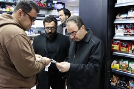 بازدید میدانی مدیرکل صمت همدان از بازار؛ ثبات قیمت و تأمین کامل کالاها