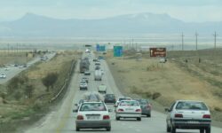 تردد بیش از ۳ میلیون و ۹۴۵ هزار وسیله نقلیه در محورهای همدان طی فروردین ۱۴۰۵/ رشد ۱۴ درصدی نسبت به اسفند