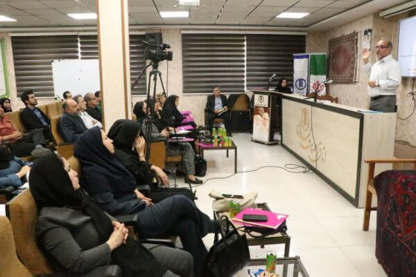 برگزاری دوره تخصصی ارتقای مهارت رفوگران فرش با حضور ۱۵ استان در همدان