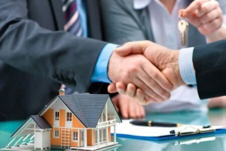 نقره داغ مشاور املاک متخلف در تویسرکان