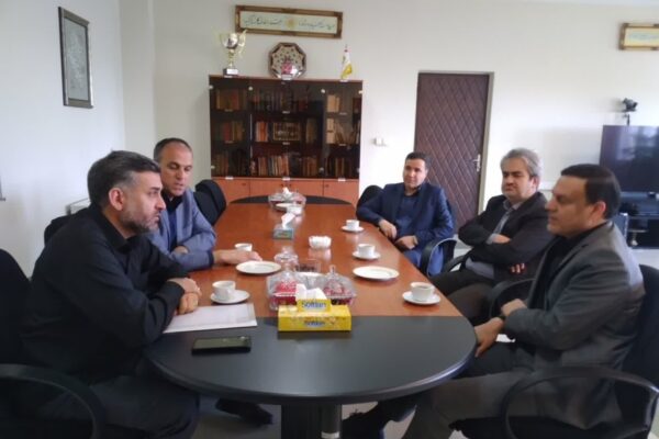نشست هم‌اندیشی با مدیران شرکت برق منطقه‌ای باختر در اراک در راستای تأمین برق پایدار صنایع