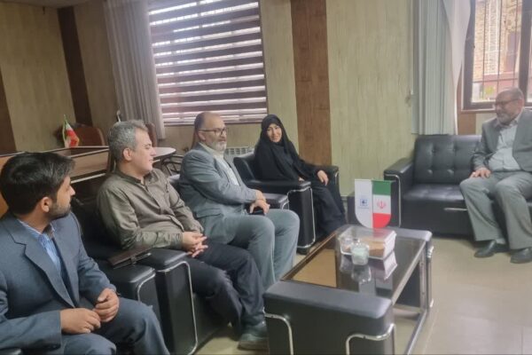 میز خدمت دستگاه‌ها خط مقدم پاسخگویی به مردم